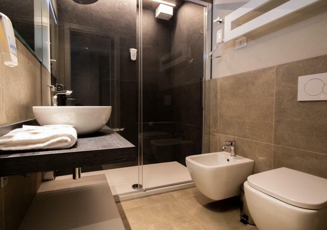 Astoria Living Apartments Bolonia Exterior foto