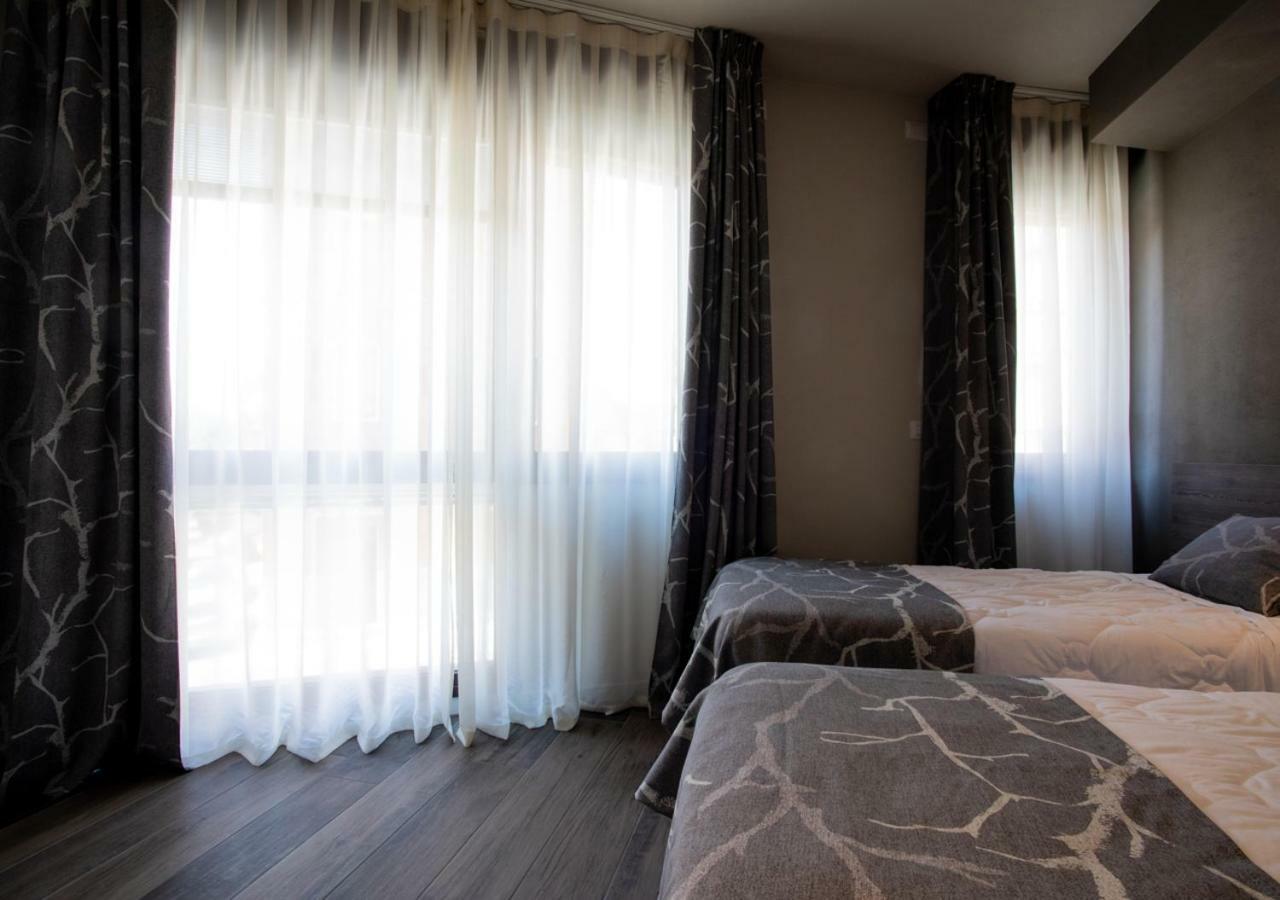 Astoria Living Apartments Bolonia Exterior foto